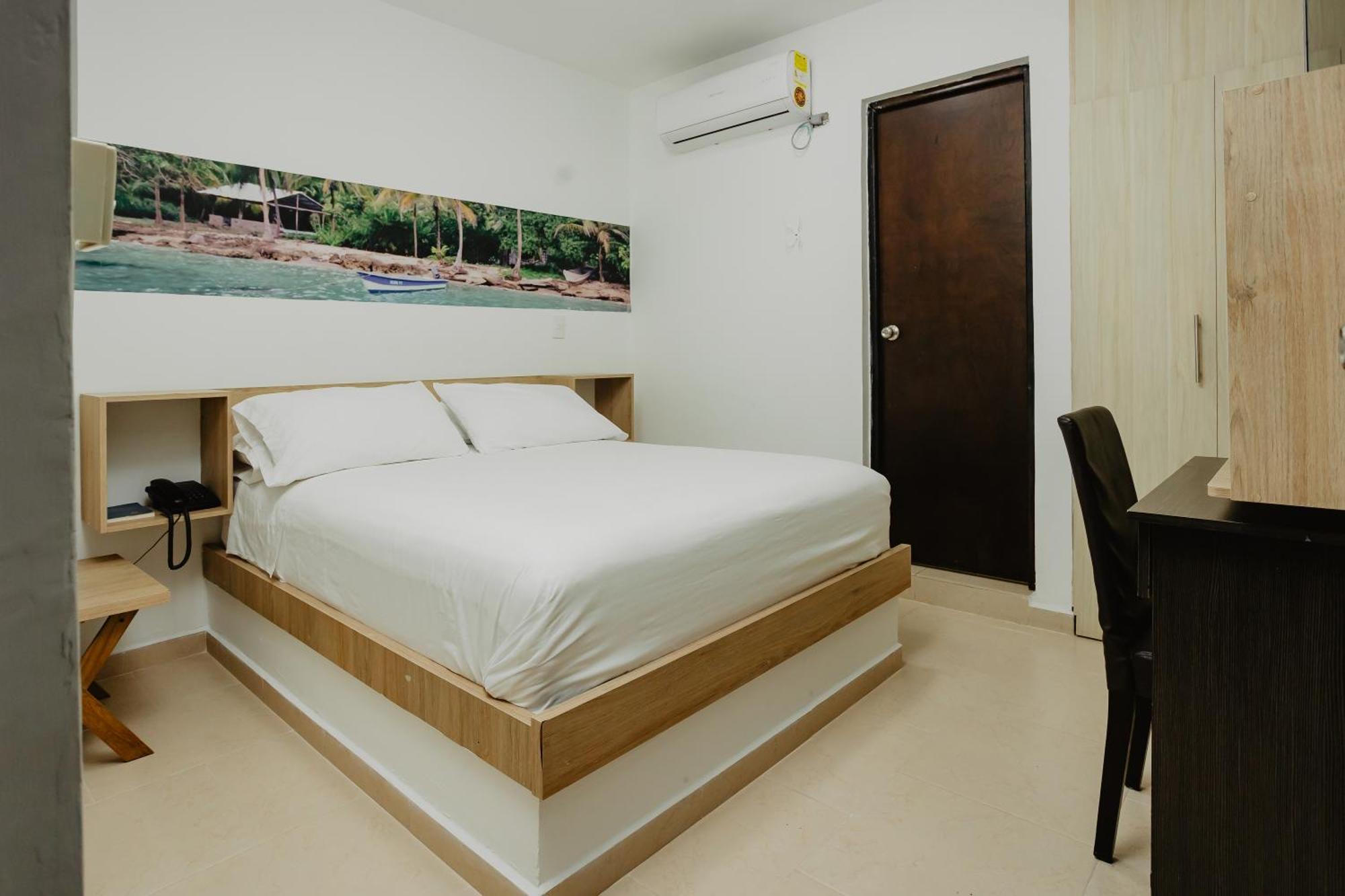 Plataneras Plaza Hotel *